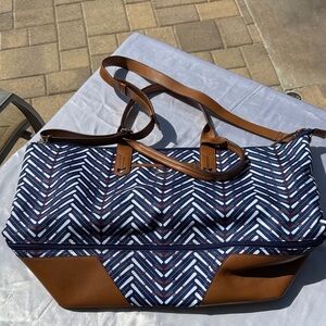 Stella & Dot Teal and Brown Tote NWOT. Very large. Bag extends